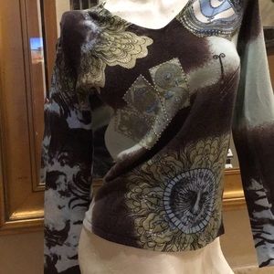 Ladies knit sweater shirt, size medium